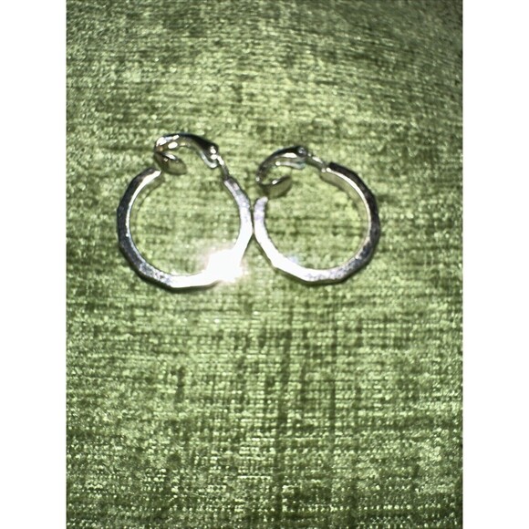 Lot Of 6 Vintage Clip On Earrings Metal Wood Variety Of Styles 1 Pair Are Post - Picture 10 of 15